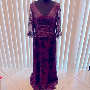 Gorgeous Papell Boutique evening gown size 16